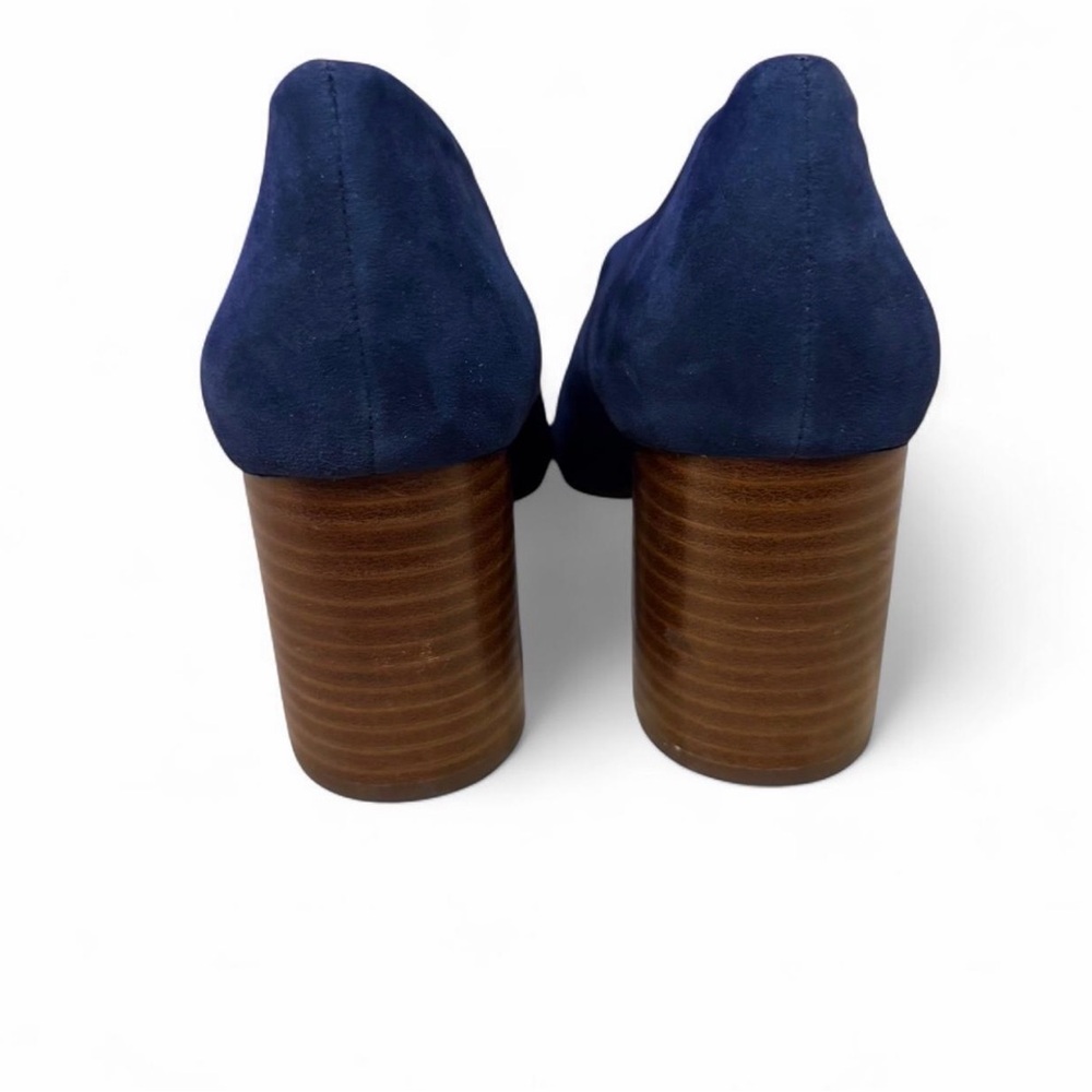 Navy blue suede block heel pumps. - Picture 3 of 7